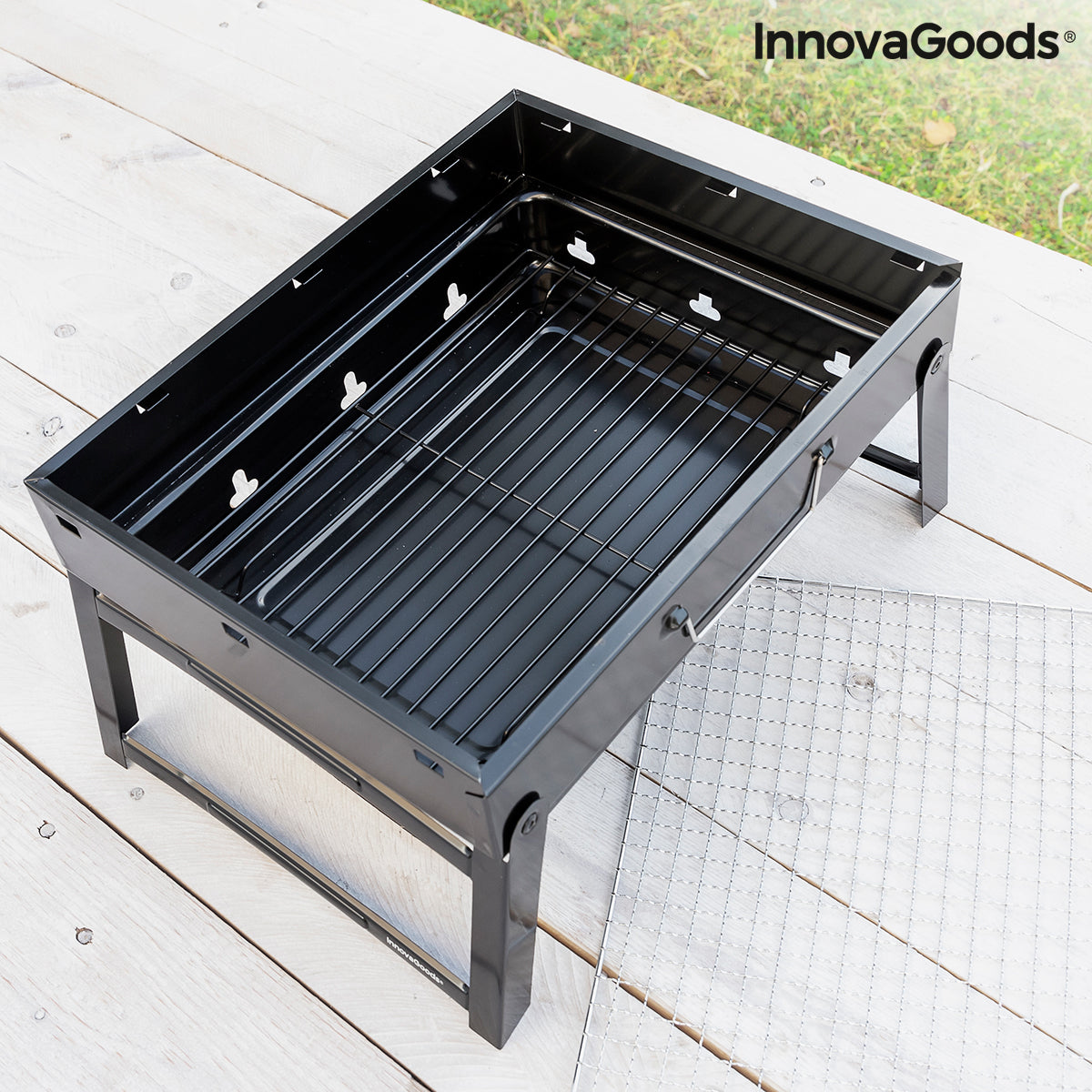 Folding Portable Barbecue for use with Charcoal BearBQ InnovaGoods