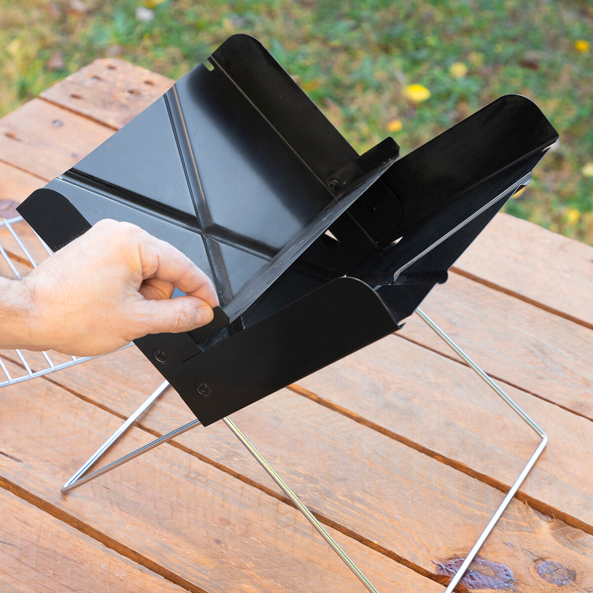 Mini Folding Portable Barbecue for Charcoal Foldecue InnovaGoods